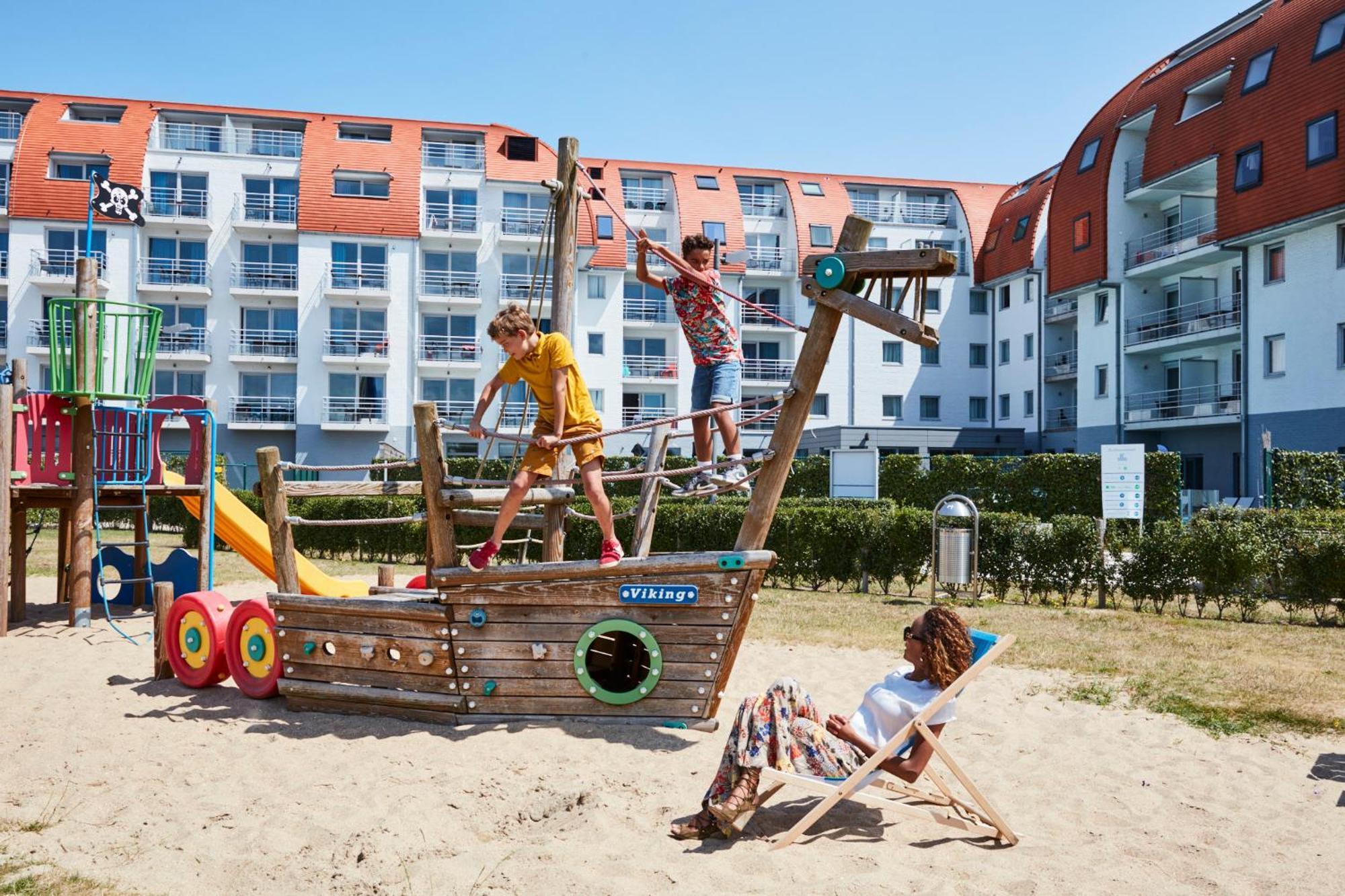 Holiday Suites Zeebrugge Bagian luar foto