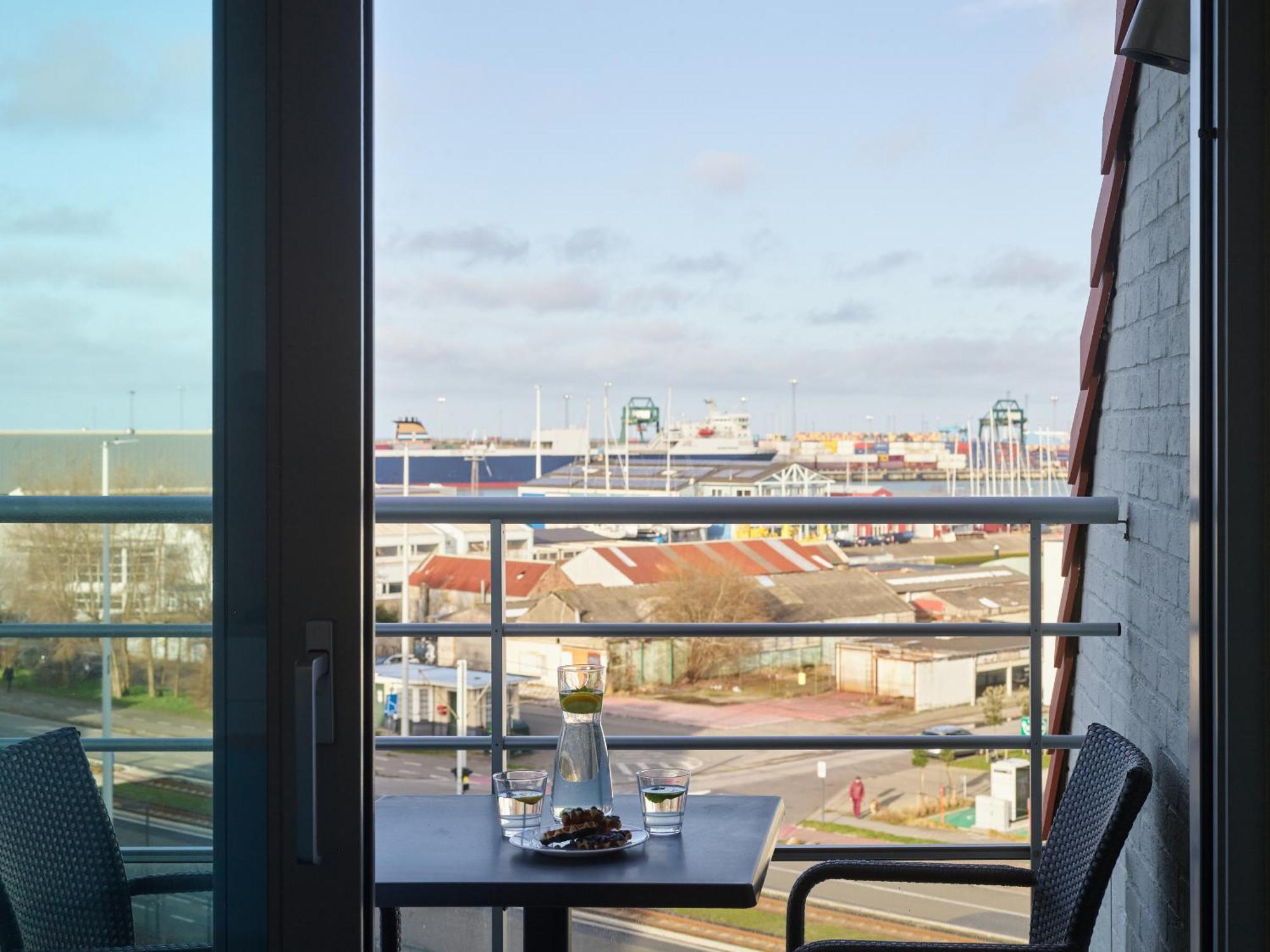 Holiday Suites Zeebrugge Bagian luar foto